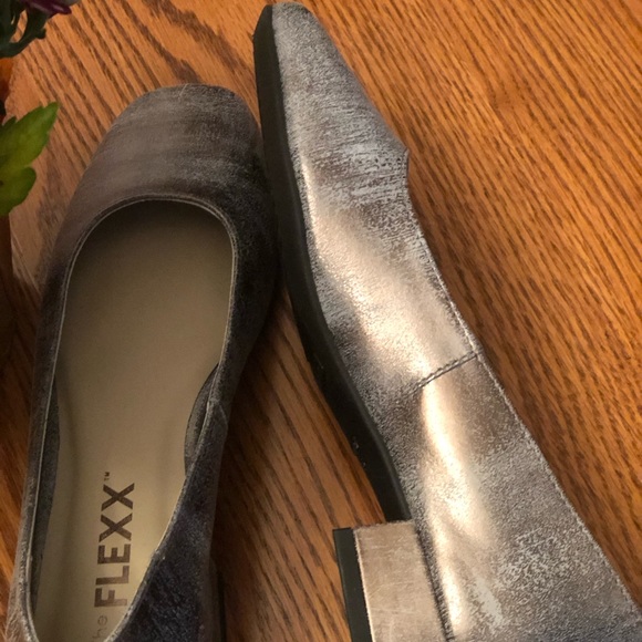 Shoes - Picture 2 of 4